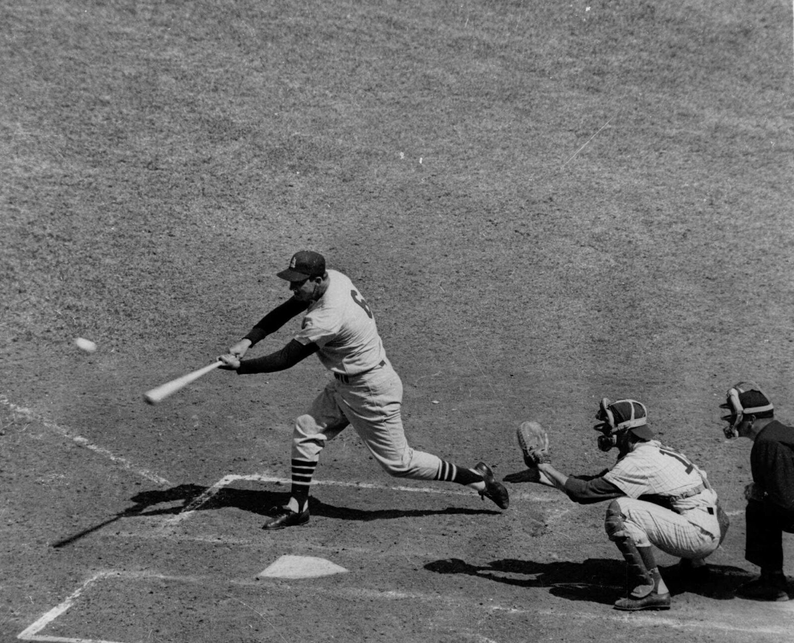 1958: Stan Musial gets his 3,000th hit in St. Louis Cardinals' win over Chicago Cubs